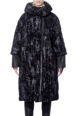 Long coat with detachable cuffs and turn-down collar 1