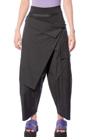 Balloon-cut cargo trousers with asymmetrical wrapping detail 1