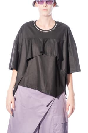 Blouse with flounce in the front 1