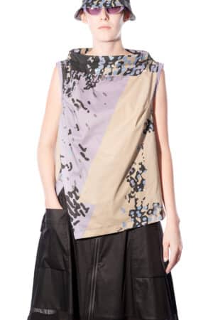 Sleeveless top with standing collar 1