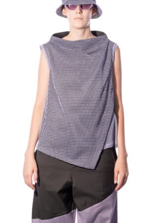 Sleeveless top with standing collar 1