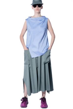 Sleeveless top with standing collar 3