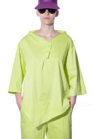 Blouse with cut-out slit 1