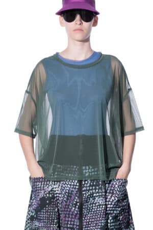 Short-sleeve mesh t-shirt with longer back 1