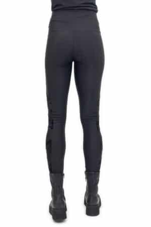 Sportliche Leggins mit schrägen Einsätzen 2