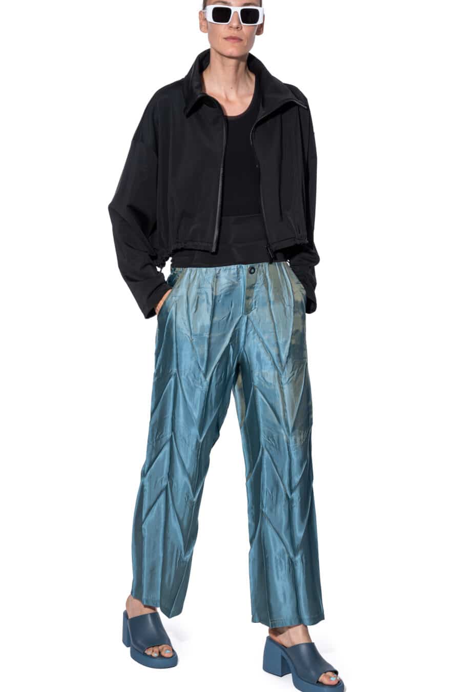 trousers with pleats - Image 3